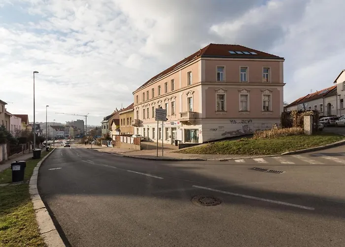 Sunshine Apartment Near The City Center